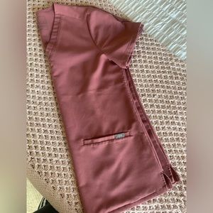 Figs Women’s Mauve Casma Scrub Top - Size Small